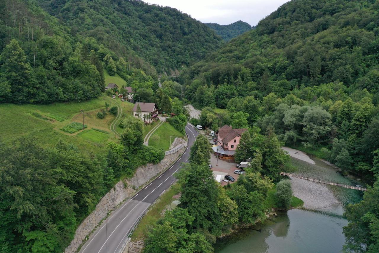 采尔克诺Okrepcevalnica Kurn'K住宿加早餐旅馆 外观 照片